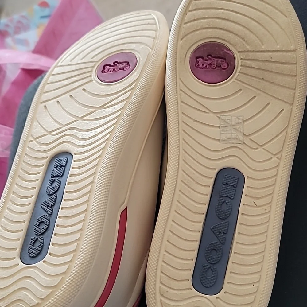 Coach love tennis shoes - Picture 3 of 4